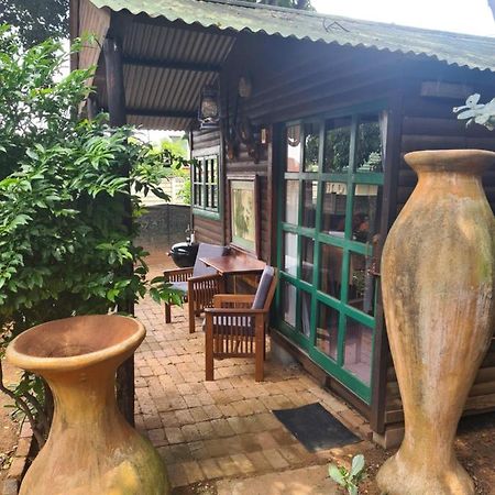 The Old Cabin Hotel Cullinan Luaran gambar