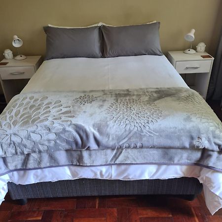 The Old Cabin Hotel Cullinan Luaran gambar