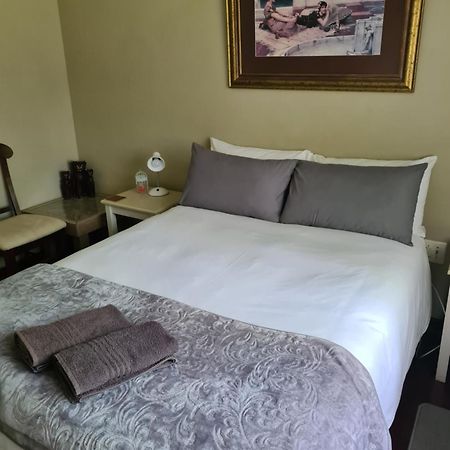 The Old Cabin Hotel Cullinan Luaran gambar