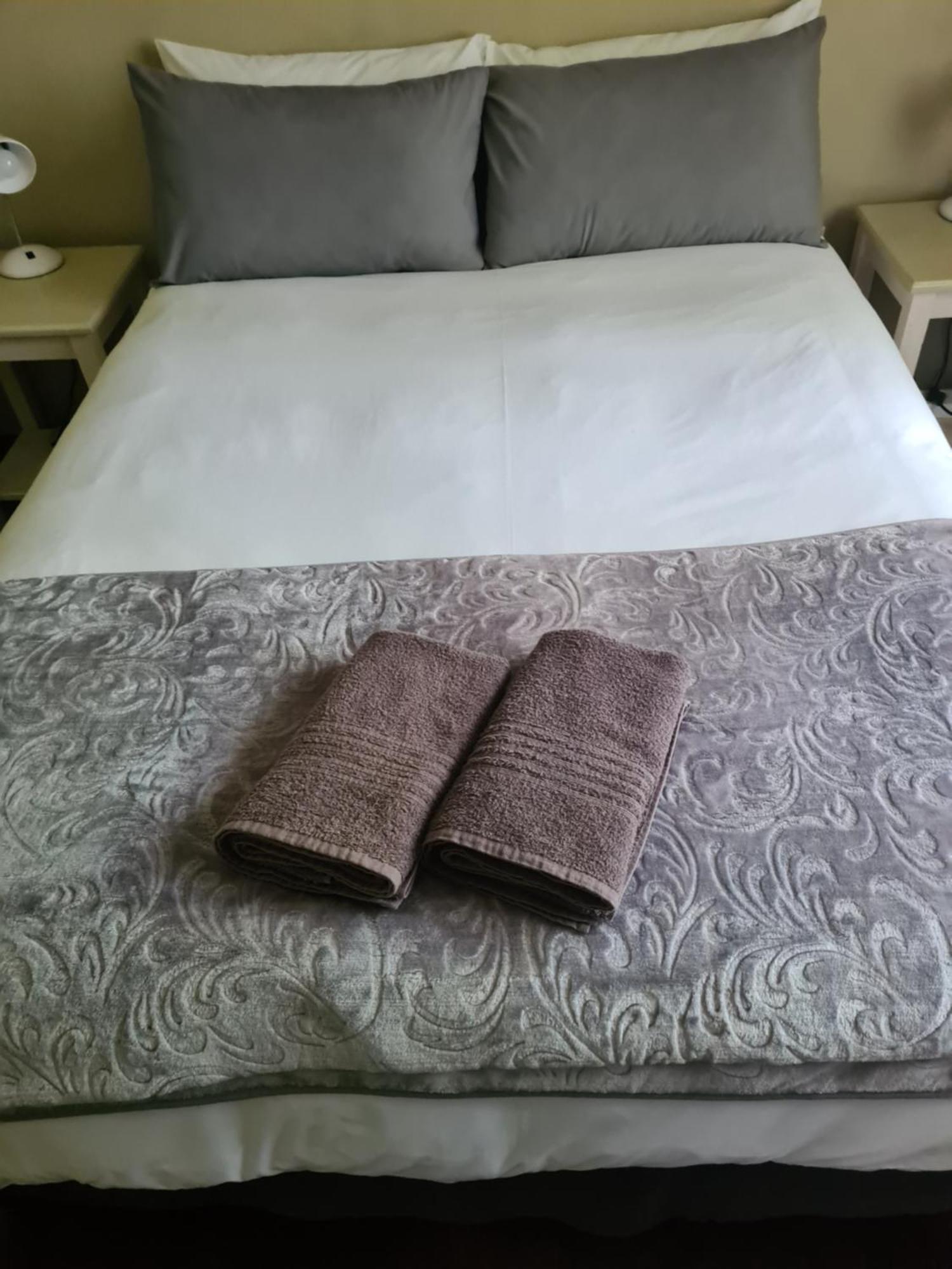 The Old Cabin Hotel Cullinan Luaran gambar