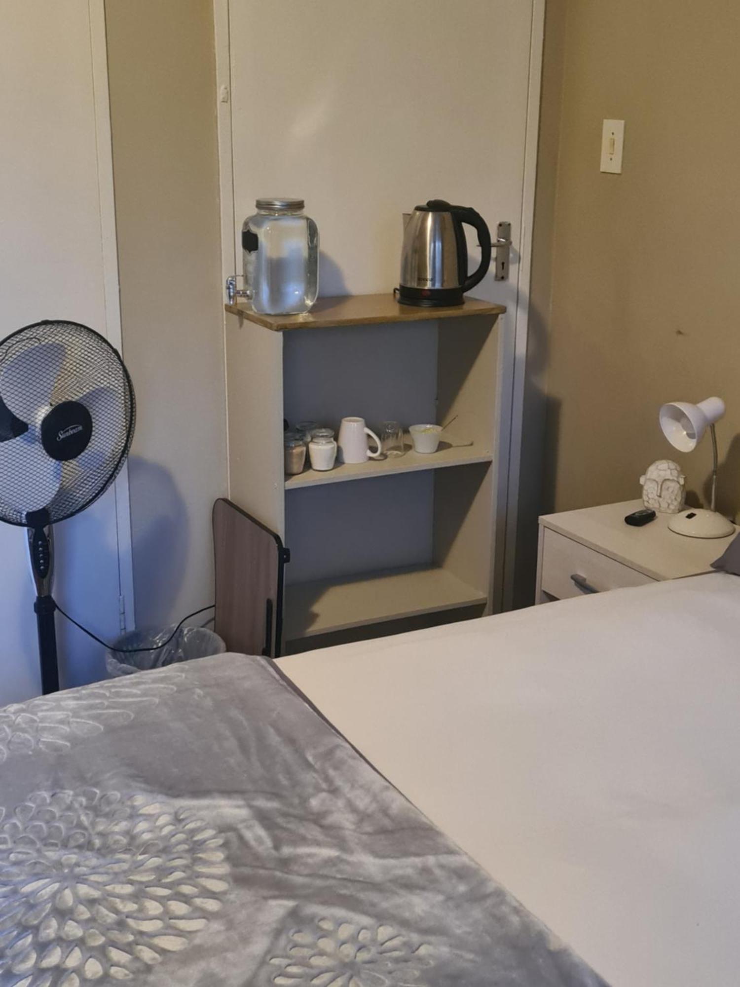 The Old Cabin Hotel Cullinan Bilik gambar